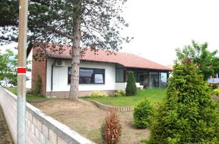 Haus kaufen in 68775 Ketsch, Ketsch - ** Sanierter Bungalow mit Gewerbe-Eckgrundstück - Hallenbau möglich ...**