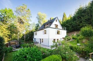 Haus kaufen in 79856 Hinterzarten, Hinterzarten - Kernsaniertes Zweifamilienhaus inkl. Ferienwohnung in Hinterzarten zu verkaufen