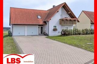 Einfamilienhaus kaufen in 92249 Vilseck, Vilseck - Attraktives großzügiges Einfamilienhaus mit sonnigem Garten und Doppelgarage in Vilseck