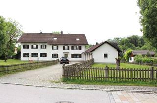 Mehrfamilienhaus kaufen in 82386 Huglfing, Huglfing - Großzügiges Mehrfamilienhaus in zentraler und exponierter Lage - ein ganz besonderes Anwesen im Herzen von Huglfing!