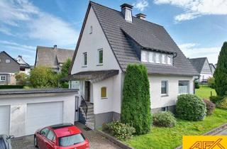 Haus kaufen in 59872 Meschede, Zweifamilienhaus mit großem Garten in ruhiger Wohnlage!