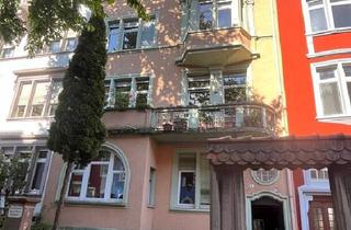 Mehrfamilienhaus kaufen in 79102 Freiburg, Freiburg im Breisgau - **Freiburg-Oberau: Charmantes MFH mit 5 Whg. moderner Aufzug sowie Ausbaureserve im Dachgeschoss**