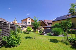 Haus kaufen in 93176 Beratzhausen, Beratzhausen - Zentral | Modern | Geräumig Charmantes Zweifamilienhaus mit Traumgarten