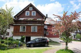 Mehrfamilienhaus kaufen in 79868 Feldberg, Feldberg - Wohnhaus mit Café am Feldberger Rathausplatz