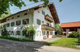 Bauernhaus kaufen in 83623 Dietramszell, Dietramszell / Ried - Historische Bauernhaushälfte mit Ausbaupotential!