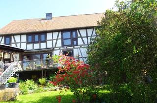 Haus kaufen in 35085 Ebsdorfergrund, Ebsdorfergrund - Ein geschichtsträchtiger Dreiseitenhof, der Moderne und Tradition in perfekter Harmonie vereint.