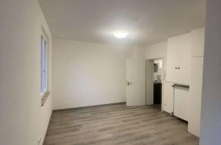 Wohnung mieten in Sindelfingerstraße, 71032 Böblingen, MODERNES, ZENTRALES WG-ZIMMER | DACHTERRASSE | EBK