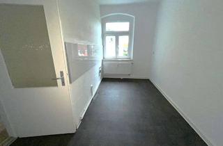 Wohnung mieten in Franz-Hübsch-Str., 09661 Hainichen, +++ Frisch renoviert // Geräumige Wohnung mit Altbaucharme +++