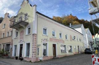 Haus kaufen in Marktplatz, 93339 Riedenburg, Denkmalgeschütztes, historisches Wohn- und Geschäftshaus im Herzen von Riedenburg