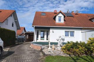 Haus kaufen in 89284 Pfaffenhofen, Familienfreundliche & helle DHH I Garten I Carport I Solarthermie I neuer Kamin