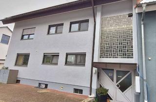 Wohnung mieten in Höhefeldstraße 28a, 76356 Weingarten, Freundliche und gepflegte 3-Zimmer-DG-Wohnung mit Einbauküche in Weingarten