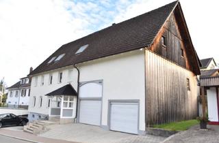 Haus kaufen in 78078 Niedereschach, Niedereschach - Wohnhaus mit 2 Wohnungen. 2- Garagen. 2-Kfz-Stellplätze. Hofwerkstatt.