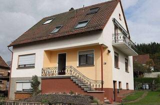 Einfamilienhaus kaufen in 66887 Jettenbach, Freistehendes Einfamilienhaus mit großzügigen Rasengrundstück und einem Carport.