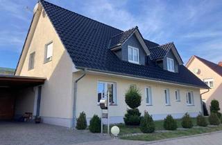 Haus kaufen in 17192 Waren, Vermietet: Moderne Haushälfte mit Terrasse und Carport....