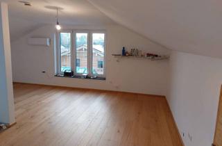 Wohnung mieten in Schwarzenbergstr. 10, 83064 Raubling, Neu sanierte DG-Wohnung mit Klima ab 1.12 oder sofort