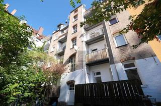 Wohnung mieten in 90489 Veilhof, Lichtdurchflutete Altbauwohnung mit Küchenzeile und Balkon in Schoppershof