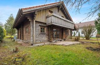 Haus kaufen in 75335 Dobel, Charmantes Holzblockhaus mit schönem Garten in Dobel