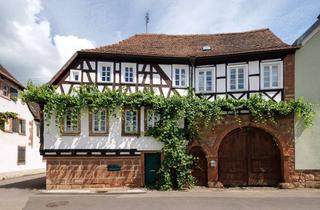 Haus kaufen in 76831 Birkweiler, MODERNISIERTES WINZERANWESEN MIT EINEM SONNENDURCHFLUTETEN GARTENHOF AN DER SÜDLICHEN WEINSTRAßE