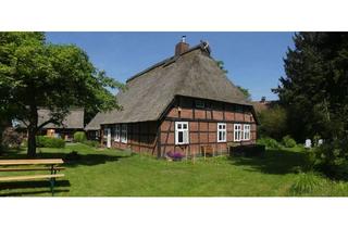 Bauernhaus kaufen in 29643 Neuenkirchen, Neuenkirchen - Schönes Reetdach-Bauernhaus mit Bauerngarten und Treppenspeicher