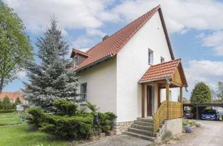 Haus kaufen in 06246 Bad Lauchstädt, Sofort wohlfühlen: 4-Zi.-REH mit Garten und Carport in guter Lage von Bad Lauchstädt