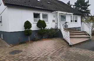 Einfamilienhaus kaufen in 53842 Troisdorf, Troisdorf - Tolles Einfamilienhaus mit 2 Garagen & 5 Stellplätzen