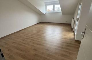 Wohnung mieten in Tannenstraße 16, 67655 Innenstadt, Erstbezug nach Sanierung mit Balkon: Ansprechende 3-Raum-Dachgeschosswohnung in Kaiserslautern