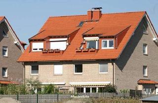 Haus kaufen in Lindenallee XX, 58840 Plettenberg, Freisehendes Wohnhaus (Wohnungen), Freisitz, Garage und Stellplatz