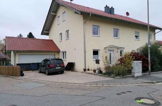 Haus mieten in Sudetendeutsche Straße 51, 94327 Bogen, Geräumige, günstige 8-Raum-Doppelhaushälfte mit gehobener Innenausstattung in Bogen