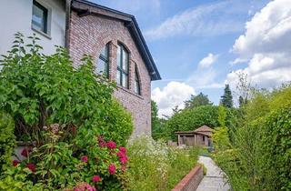 Villa kaufen in 45133 Bredeney, Exklusives freistehendes Einfamilienhaus / Villa in Essen, direkt am Kulturdenkmal Villa-Hügel