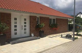 Einfamilienhaus kaufen in 33175 Bad Lippspringe, Modernes 110m² Bungalow-Einfamilienhaus: Stilvoll, ebenerdig & großzügig wohnen