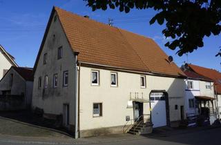 Bauernhaus kaufen in 72525 Münsingen, Mitten im Dorf! 2-Familienhaus mit großer Scheune zum Ausbau