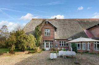 Bauernhaus kaufen in 25551 Lohbarbek, Lohbarbek - Saniertes Bauernhaus in solitärer Lage - Hofleben in Lohbarbek