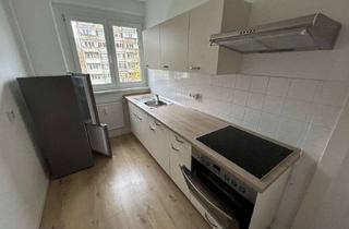 Wohnung mieten in Pfeilergraben 85, 06449 Aschersleben, Mit Einbauküche und Balkon! 3-Zimmer-Wohnung im 1.OG!