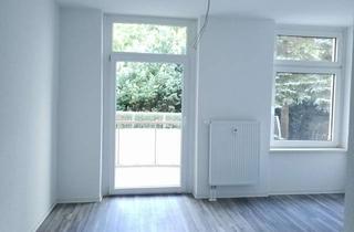 Wohnung mieten in Roonstraße 11, 39576 Stendal, 2-Raum Wohnung im Erdgeschoss mit Balkon