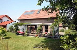 Einfamilienhaus kaufen in Grüner Weg XX, 34246 Vellmar, Freistehendes Einfamilienhaus, Garten und Carport