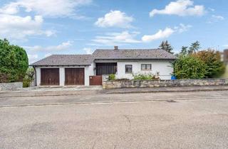 Haus kaufen in 86744 Hainsfarth, Charmantes Zweifamilienhaus in ruhiger Lage in Hainsfarth zum Eigenbezug