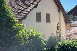 Einfamilienhaus kaufen in 93142 Maxhütte-Haidhof, Baugrundstück in guter Wohnlage mit kleinem Einfamilienhaus, provisionsfrei!