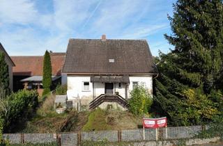 Einfamilienhaus kaufen in 92526 Oberviechtach, Sanierungsbedürftiges Einfamilienhaus mit 2 Garagen in Oberviechtach