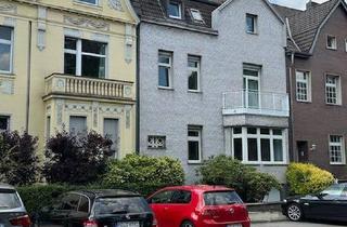 Wohnung kaufen in Vennhauser Allee 42, 40229 Düsseldorf, Düsseldorf - Für Altbauliebhaber!!! Geräumige DG-Wohnung mit Spitzboden- Ausbaumöglichkeit - incl. Ansatzbalkon -