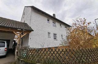 Haus kaufen in 91187 Röttenbach, Röttenbach - Zweifamilienhaus mit Doppelgarage und Carport