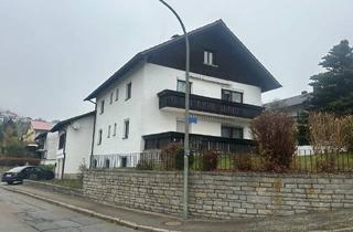 Haus kaufen in 94051 Hauzenberg, Hauzenberg - Großzügiges Zweifamilienhaus mit DG-Ausbau in Hauzenberg Nähe Zentrum