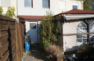 Haus kaufen in 72760 Reutlingen, Reutlingen - Reihenmittelhaus mit Garten, Carport und Garage