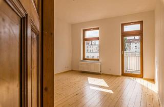 Wohnung kaufen in Comeniusstraße 24, 04315 Leipzig, Leipzig - Viel Licht & Platz: 2-Zimmer-Altbauwohnung mit Ost-Balkon