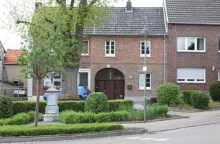 Wohnung kaufen in 52511 Geilenkirchen, Geilenkirchen - Günstiges, älteres saniertes 4-Raum-Reihenhaus mit 500 qm Garten