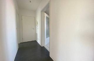 Wohnung kaufen in 85635 Höhenkirchen-Siegertsbrunn, Höhenkirchen-Siegertsbrunn / Siegertsbrunn - Sofort beziehbar - Großzügige 2 ZKB DG Whg. mit Blick ins Grüne in zentraler Lage von Höhenkirchen