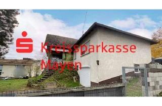 Wohnung kaufen in 56575 Weißenthurm, 4-5 Zimmer-Erdgeschoßwohnung mit Garage / Carport und Gartenanteil