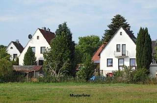 Haus kaufen in Hauptstraße XX, 24594 Remmels, Reetdachhaus mit Garage - provisionsfrei