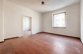 Wohnung kaufen in 90459 Nürnberg, Nürnberg - Leerstehend! Sanierungsbedürftige Altbauwohnung mit Balkon im 1.OG