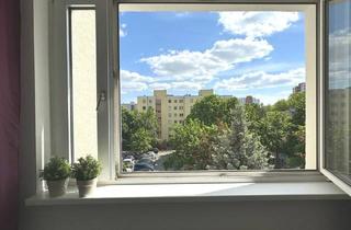 Wohnung kaufen in Fahrenheitstraße, 12209 Berlin, Berlin - SONNIGE, HELLE GEMÜTLICH 3 ZIM.+S-W-BALKON MIT GRÜNEM WEITBLICK, AUFZUG U. PKW-GARAGENPLATZ