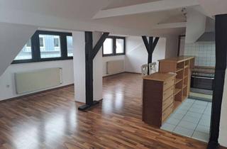 Wohnung mieten in 76185 Mühlburg, Helle 2 Zimmer Dachgeschosswohnung mit Einbauküche